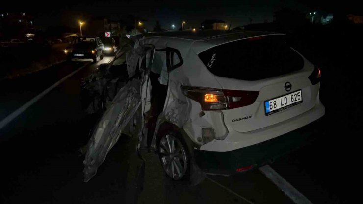 Hurdaya dönen otomobilden hafif yaralı kurtuldu