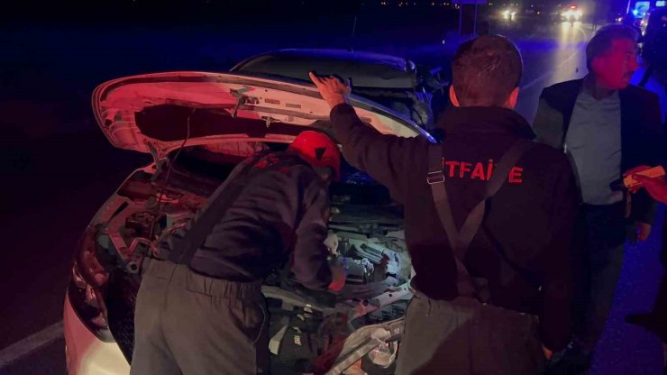 Hurdaya dönen otomobilden hafif yaralı kurtuldu