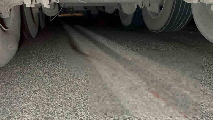 Beton tankerinin çarptığı şahıs hayatını kaybetti