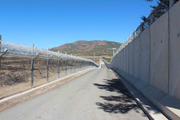 Mehmetçik, son 3 ayda hudutlardan geçmeye çalışan 200 teröristi yakaladı