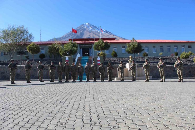 Mehmetçik, son 3 ayda hudutlardan geçmeye çalışan 200 teröristi yakaladı