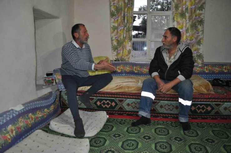 Ayı saldırısından şans eseri yaralı kurtuldu