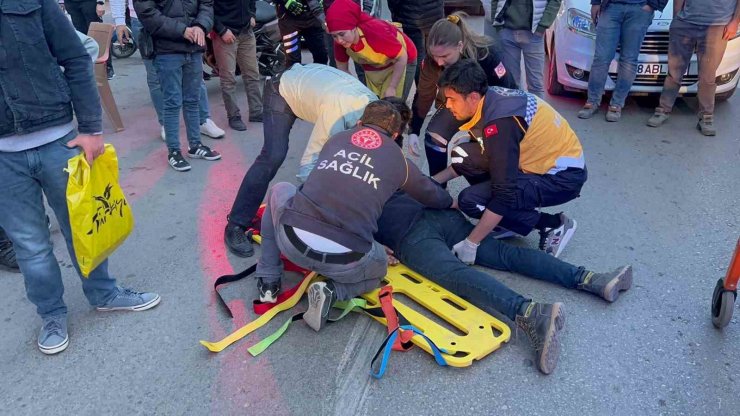 Motosikletle yayaya çarptı: 2 yaralı