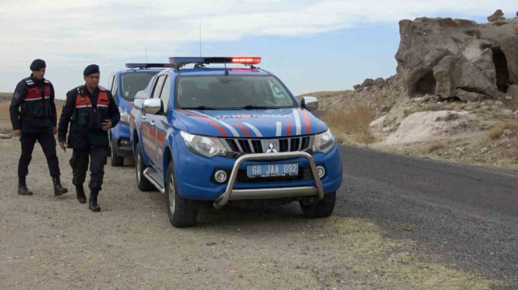 Define avcıları kazdıkları tünelde suçüstü yakalandı