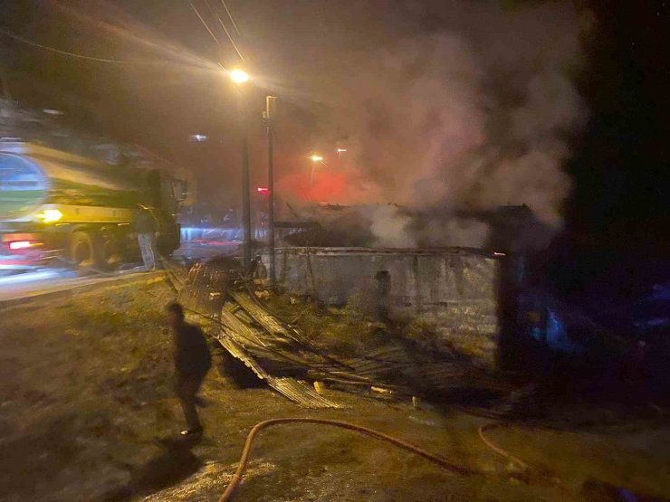 Akyurt’ta ahır yangını