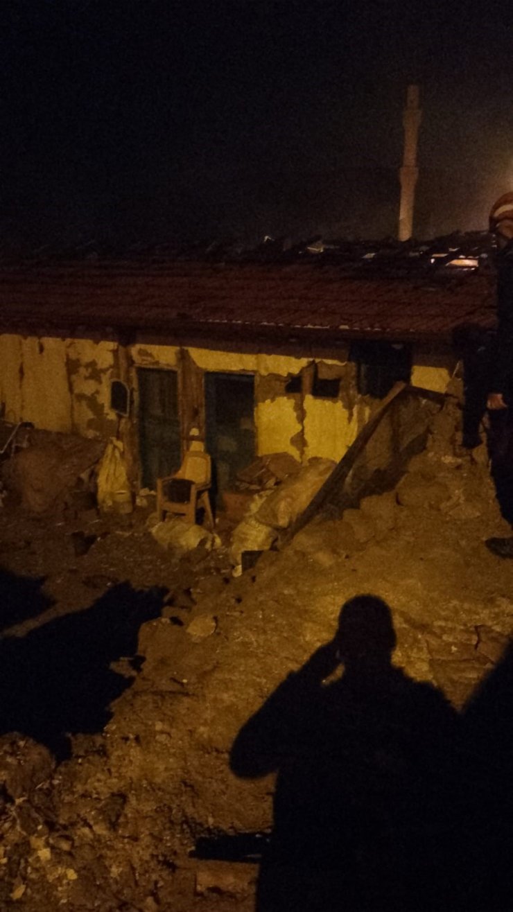 Akyurt’ta ahır yangını