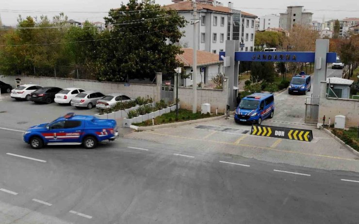 Aksaray’da uyuşturucu tacirlerine jandarma baskını