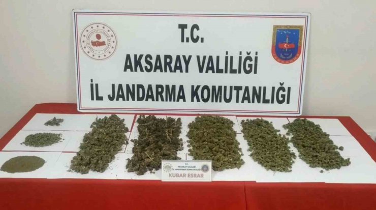 Aksaray’da uyuşturucu tacirlerine jandarma baskını