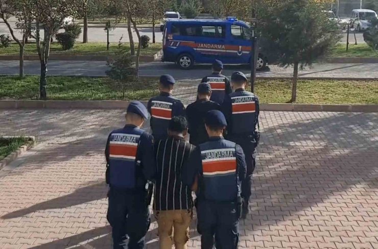 Aksaray’da uyuşturucu tacirlerine jandarma baskını