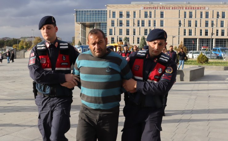 Cinayet zanlısını evinin yönüne giden kan lekeleri ele verdi