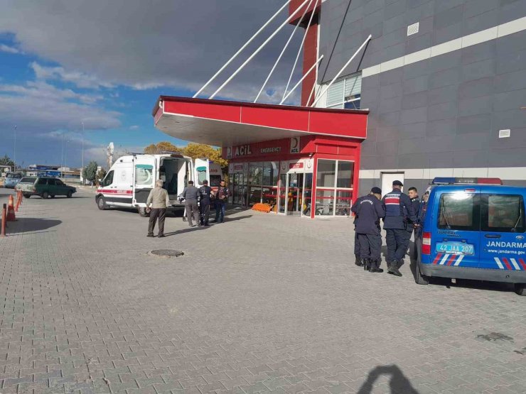 Konya’da Sosyal Hizmet Merkezi hizmet aracı kaza yaptı: 4 yaralı