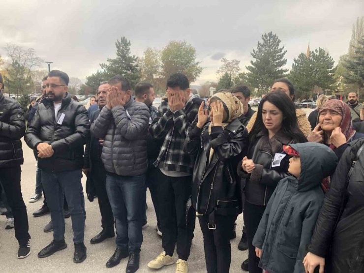 Meslektaşının evinde ölü bulunan hemşire, son yolculuğuna uğurlandı
