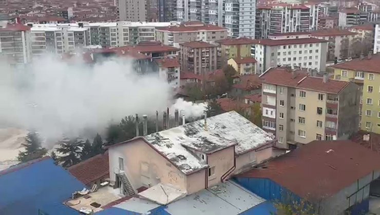 Çankırı’da iki katlı ev yandı