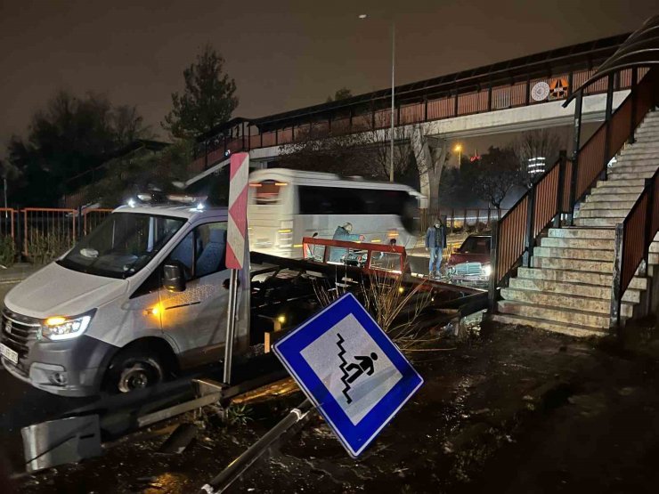 Büyük maddi hasarın oluştuğu kazada 1 kişi yaralandı