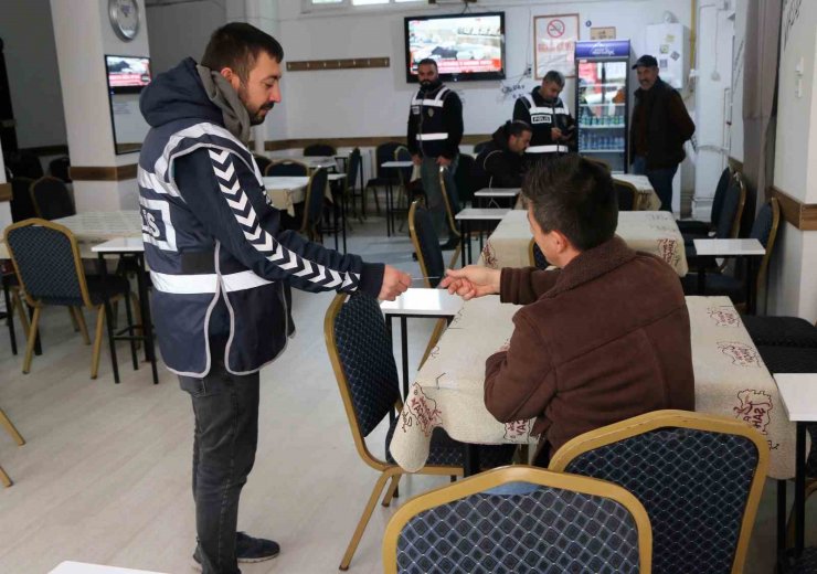 Polis okul çevresinde sıkı denetim yaptı