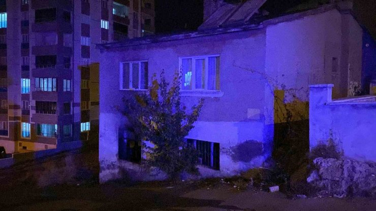 Sivas’ta ev yangını