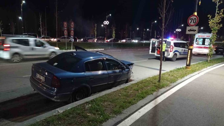 Duvara çarpıp 70 metre sürüklenen otomobil hurdaya döndü: 1 yaralı