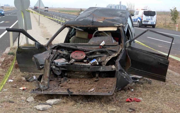 Takla atan otomobilin sürücüsü yaralandı, annesi hayatını kaybetti