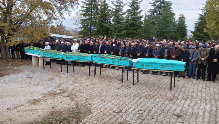 Komşuları tarafından öldürülen aynı aileden 5 kişi son yolcuklarına uğurlandı