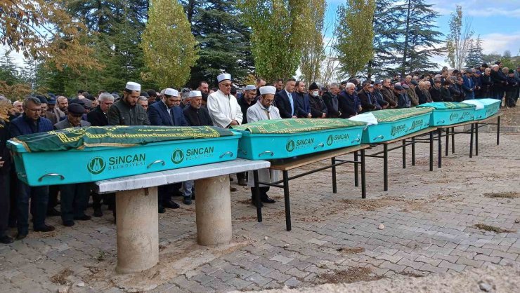 Komşuları tarafından öldürülen aynı aileden 5 kişi son yolcuklarına uğurlandı