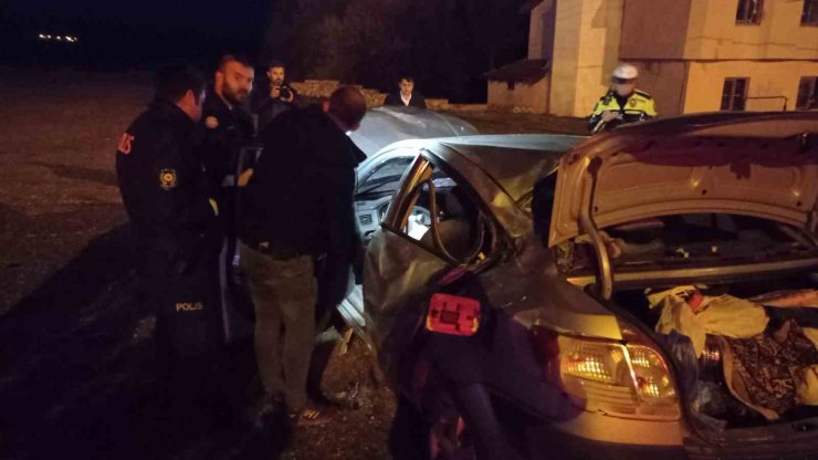 Eşini öldüresiye darp etti, kaçarken kaza geçirip ağır yaralandı