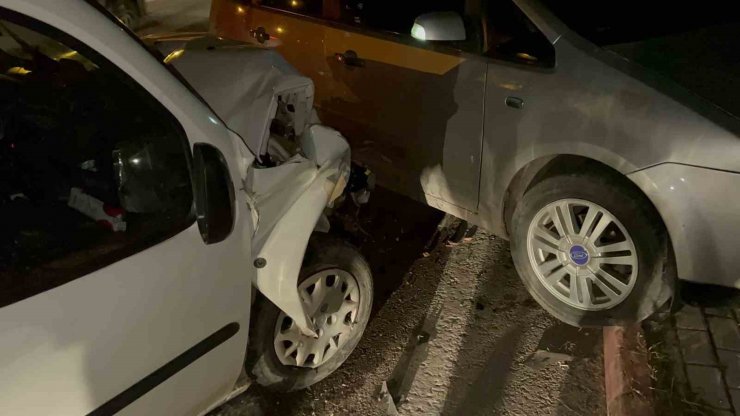 Park halindeki otomobile çarpan sürücü 2,76 promil alkollü çıktı