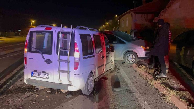 Park halindeki otomobile çarpan sürücü 2,76 promil alkollü çıktı