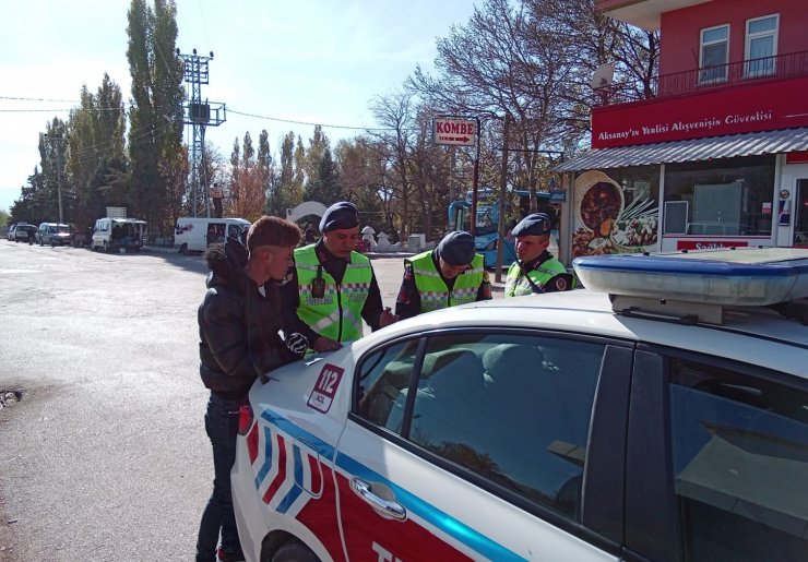 Aksaray’da jandarma ekiplerinden motosiklet denetimi