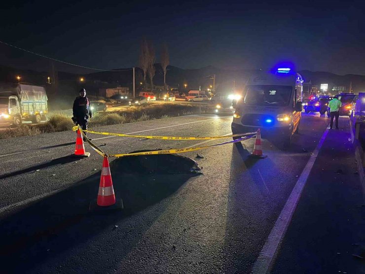 Niğde’de motosikletle otomobil çarpıştı: 1 ölü, 1 yaralı