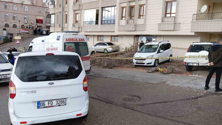 Ankara’daki komşu cinayetinin tanığı vatandaşlar o anları anlattı: "Saldırgan adamın elinde tüfek vardı, yerde bir kadın yatıyordu"