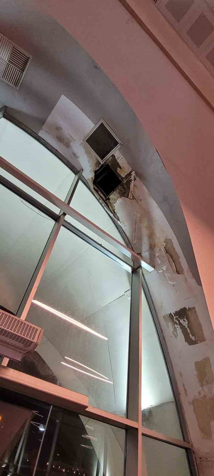 Terminal esnafından göçük suyuna ’kovalı’ müdahale
