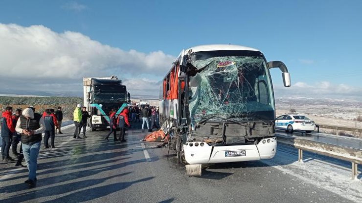 Sivas’ta otobüs kazası: 1 ölü 2 yaralı