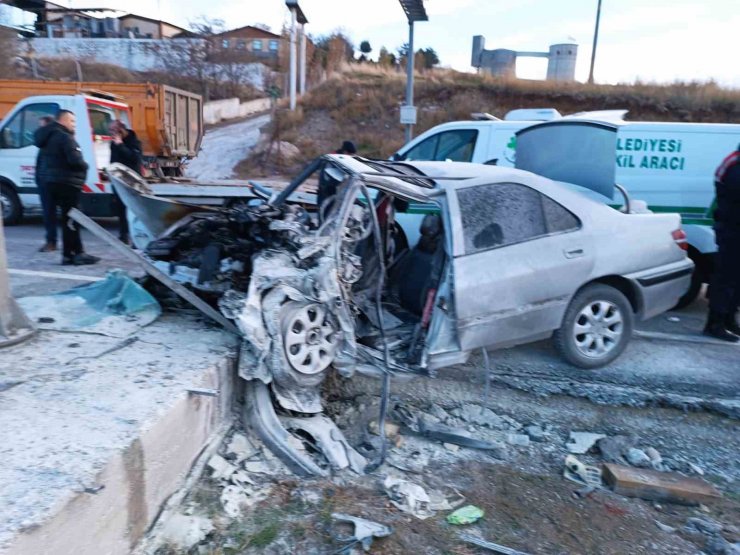 Başkentte feci kaza: Aynı aileden 3 kişi öldü, 1 bebek ağır yaralı