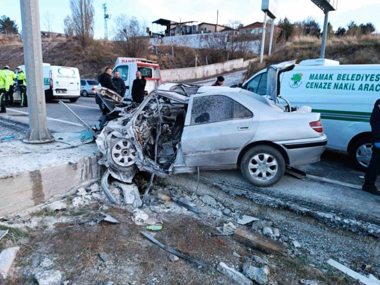 Başkentte feci kaza: Aynı aileden 3 kişi öldü, 1 bebek ağır yaralı