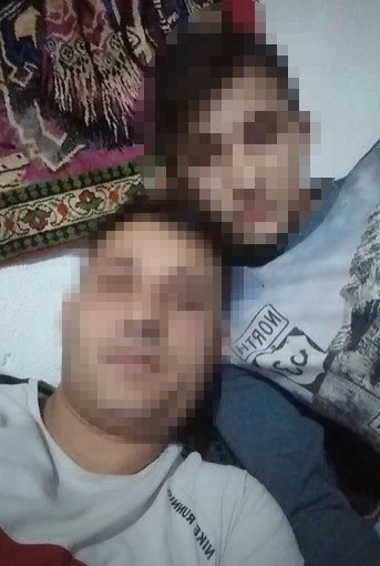 Annesini öldüren 15 yaşındaki çocuğun ve babasının yargılandığı dava ertelendi