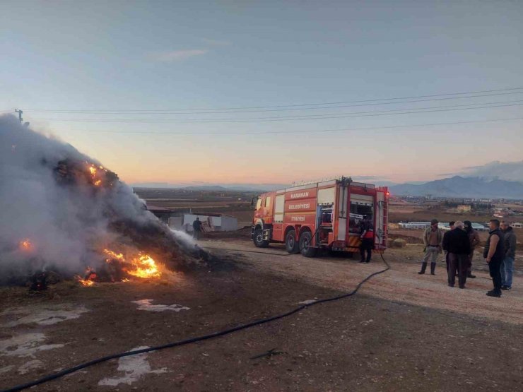 Yangında saman balyaları kül oldu, kamyonet demir yığınına döndü