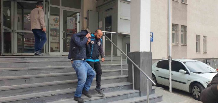 Bağ evlerinden hırsızlık yapan 4 kişi yakalandı