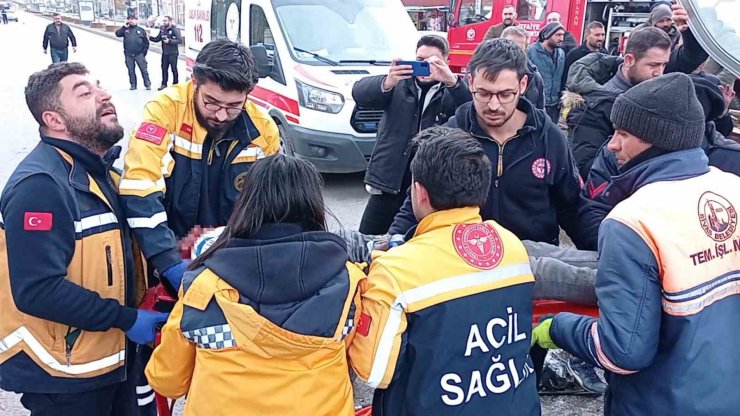 Önce çarptı sonra takla attı, 3 yaralı