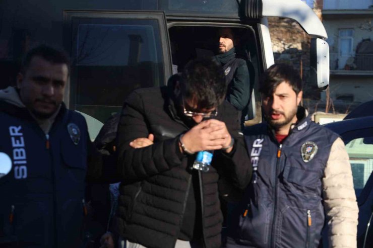 ’Gezen Adam’ operasyonunda gözaltına alınan 11 kişi adliyeye sevk edildi