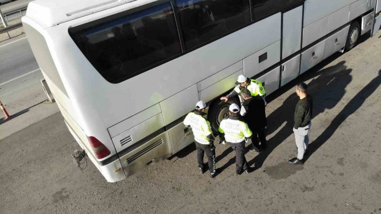 Araçlar tek tek durduruluyor