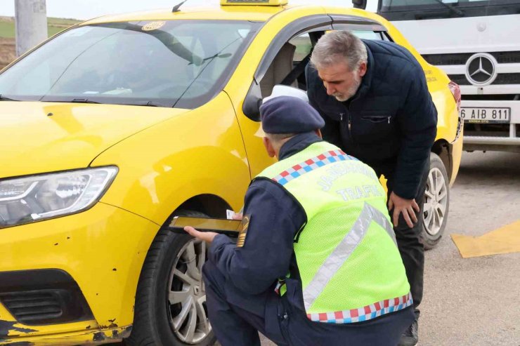 Jandarma ekiplerinden ‘Kış lastiği’ denetimi