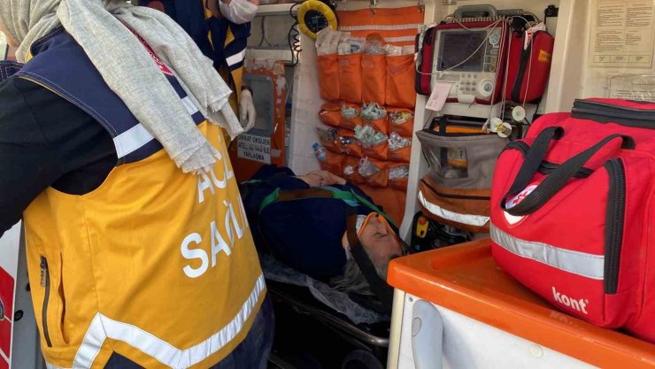 Otobüsün altında kalan kadın ağır yaralandı
