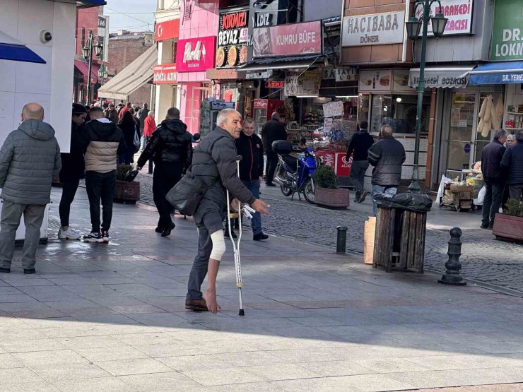 Eskişehir’de yasaklanan dilencilik yöntem değiştirdi