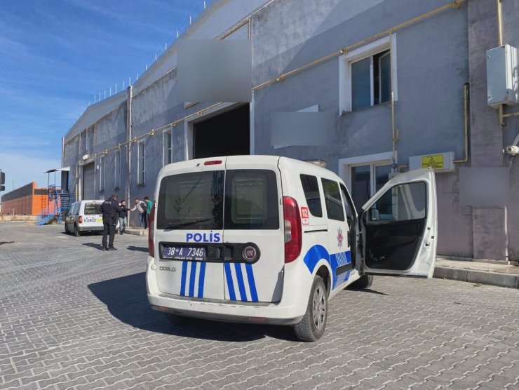 Tavanı çöken kabinden düşen işçi ağır yaralandı