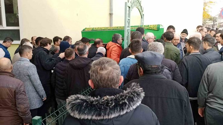 Şarampole uçan araçta arkadaşıyla birlikte hayatını kaybeden genç toprağa verildi