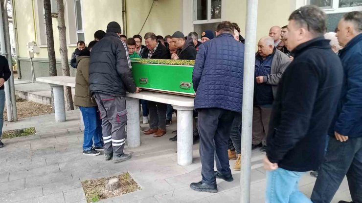 Şarampole uçan araçta arkadaşıyla birlikte hayatını kaybeden genç toprağa verildi