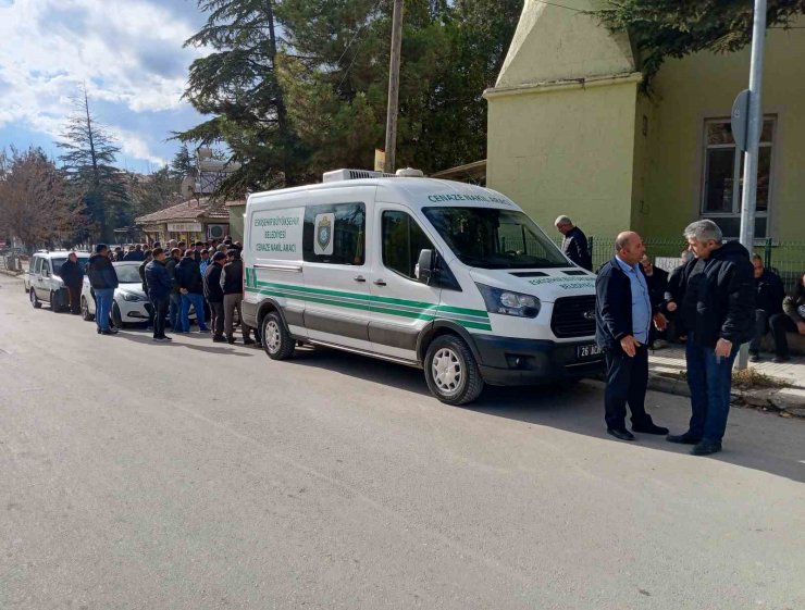 Şarampole uçan araçta arkadaşıyla birlikte hayatını kaybeden genç toprağa verildi