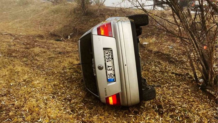Şarampole devrilen otomobilin sürücüsü yaralandı