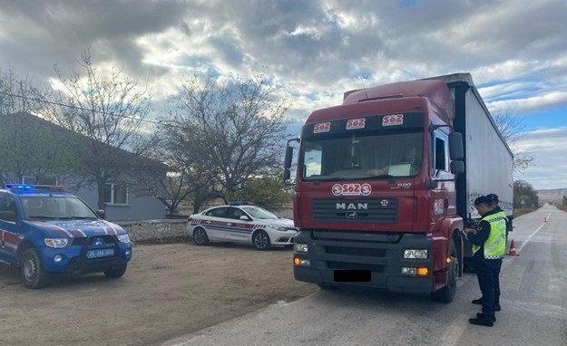 Kış lastiği denetiminde 138 araca ceza yazıldı