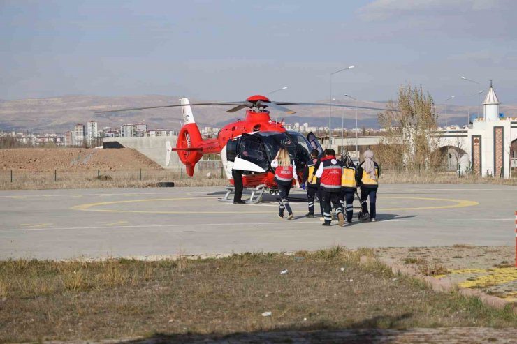 Solunum sıkıntısı çeken bebek ambulans helikopterle Kayseri’ye nakledildi